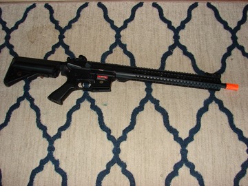 Selling: Airsoft rifle