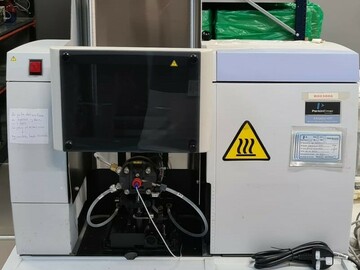 Sell a product: Perkin Elmer AAnalyst 400 flame atomic absorption spectrometer.