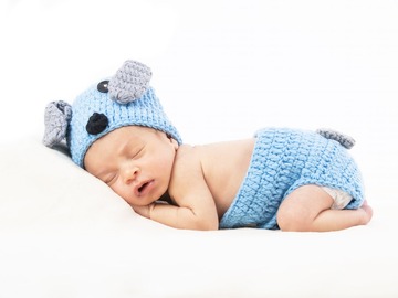 Sell my service : Newborn Baby Photography