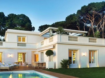 Villas For Rent: Villa Eleana  |  Hotel du Cap-Eden-Roc  |  Cap d'Antibes