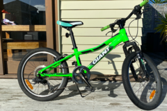 Selling with online payment: Giant XTC 20" Kids Bike