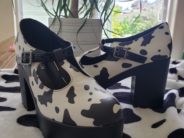 Selling with online payment: Cow print platform pumps 10