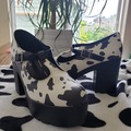 Selling with online payment: Cow print platform pumps 10