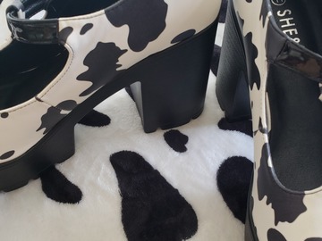 Selling with online payment: Cow print platform pumps 10