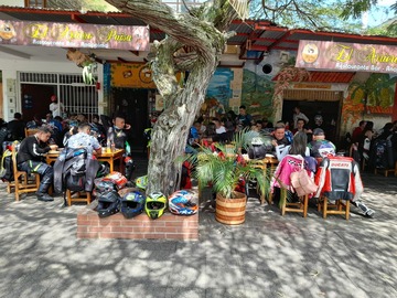 Servicios : Restaurante Bar el Arriero Paisa