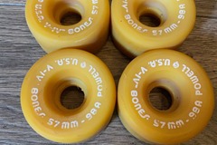 Selling with online payment: VINTAGE POWELL PERALTA BONES V-IV SKATEBOARD WHEELS