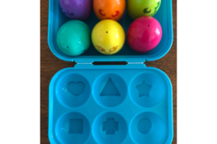 Selling with online payment: Tomy hide & squeak eggs and chicks