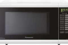 For Sale: Panasonic Microwave Oven: NN-ST641W for Sale only 180NZD