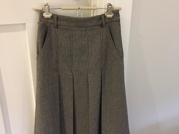 Selling: Tweed Robyn Skirt - as NEW