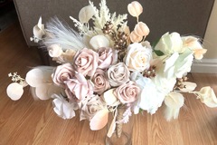 Daily Rental: Neutral bridal bouquet