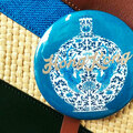 : Blue and white porcelain HK illustrated pinback button 
