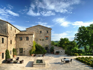 Villas For Rent: Arrighi  |  Castello di Reschio Estate  |  Umbria
