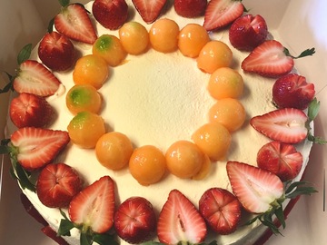 Selling: Birthday cakes - 12"