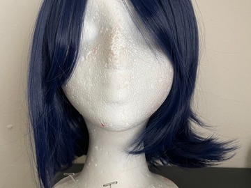 Selling with online payment: Short blue wig