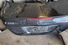 Selling with online payment: B0110 2005 Mercedes E320 trunk lid
