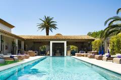 Suites For Rent: Santa Ana  |  Le Pré de la Mer   |  Saint-Tropez