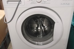 À vendre: Machine à laver wihrlpool pour pièces ou à réparer 