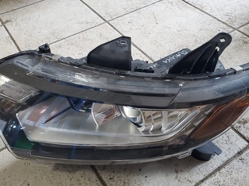 Selling with online payment: B0096 2020 Mitsubishi Outlander left headlight (halogen)