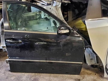 Selling with online payment: B0112 2005 Mercedes E320 front passenger door