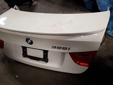 Selling with online payment: B0135 2010 BMW 328i trunk lid