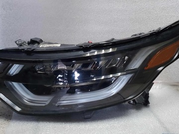Selling with online payment: B0147 2020 Land Rover Discovery driver headlight