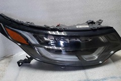 Selling with online payment: B0148 2020 Land Rover Discovery passenger headlight