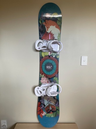 Burton Genie & Bindings (150cm) Auckland - La'Rent Rent What You Need When You Need