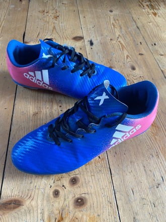 football boots size 5