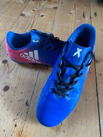 football boots size 5