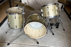 Selling with online payment: Ludwig 1964 Drum Set