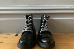 SELL: Primark Black patent shoes BNWT