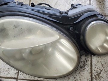 Selling with online payment: B0142 2005 Mercedes E350 passenger headlight