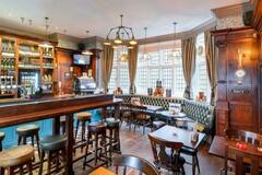 Free | Book a table: SW1V | Traditional pub with worker-friendly layout and great food