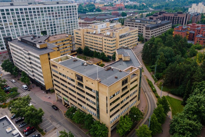 Moderneja toimistohuoneita Pasilan Triplan ja aseman vierellä