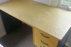 For Sale: Desk for Sale only $40