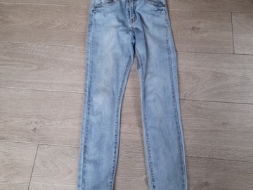 Selling with online payment: Pale blue denim 7/8 jeans 