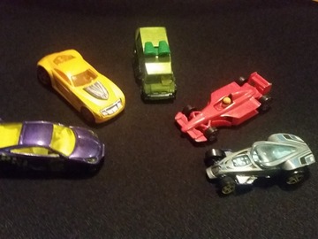 Selling with online payment: 5 Pack Hot Wheels 