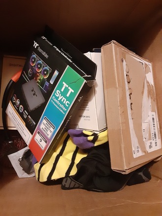 General/electronics  mix.  Box 