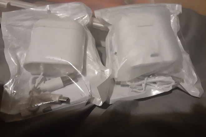 5 pair earphones 