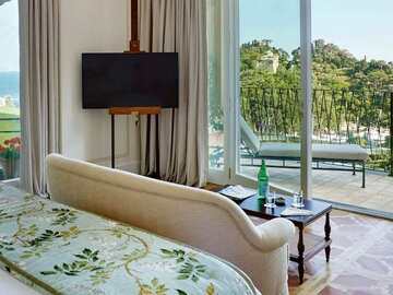 Suites For Rent: One-Bed Presidential Suite  │  Splendido  │  Portofino