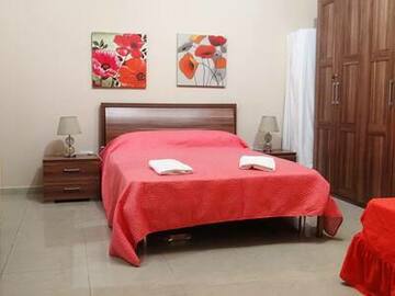 Rooms for rent: Gzira/Sliema Savoy - TWO Double beds bedroom inc ensuite bathroom