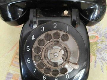 À vendre: Ancien téléphone en bakélite