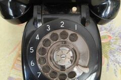 À vendre: Ancien téléphone en bakélite