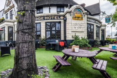 Free | Book a table: A stylish space for creative remote workers