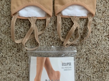 Selling A Singular Item: Women’s Half-Sole Shoe 