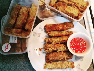 Selling: Fried Meat Rolls 五香 (aka Ngoh Hiang / Lor Bak / Heh Gerng) 