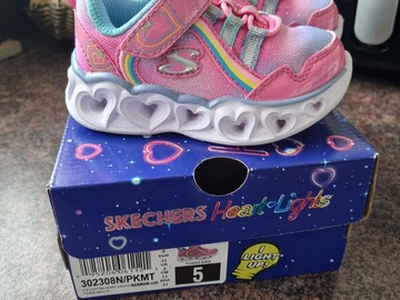 Selling with online payment: Skechers light up 