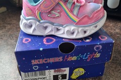Selling with online payment: Skechers light up 