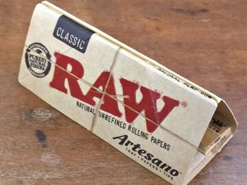 : RAW Classic Artesano Rolling Papers King Size