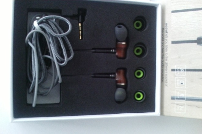 Small lot of 6 Sets Of Ecology Super Deep Bass Wired Wood Earbuds